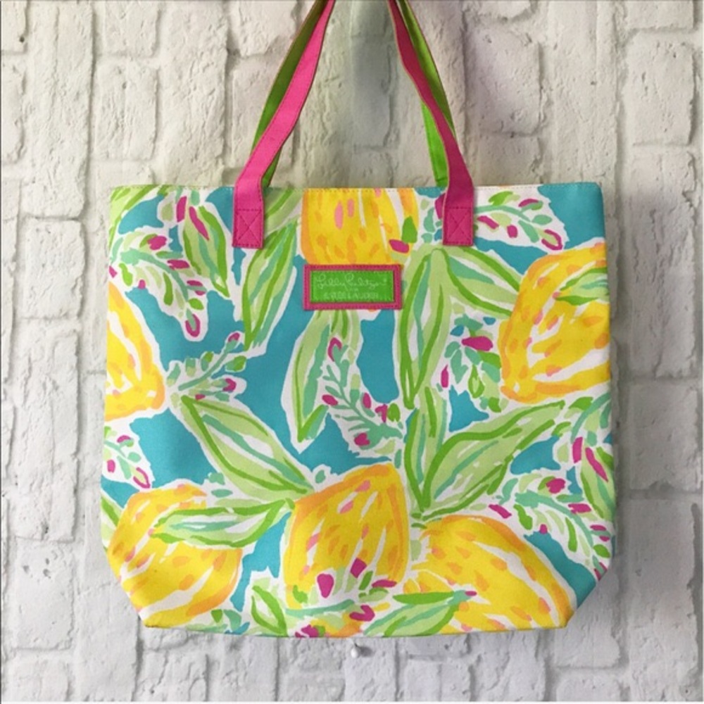 🍋Lilly Pulitzer Tote and makeup bag